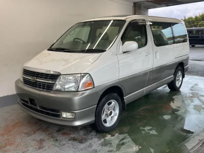 Toyota GRANVIA  с аукциона в Японии