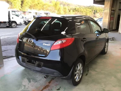Mazda DEMIO  с аукциона в Японии