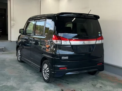 Mitsubishi DELICA D2