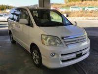 Toyota NOAH лот № 5026 оценка 3.5  с аукциона в Японии 2