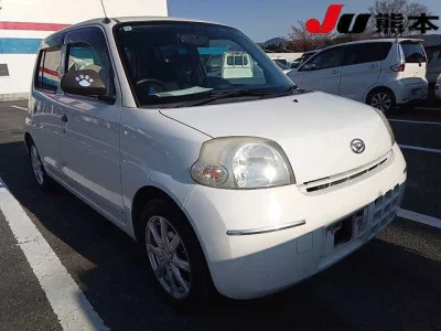 Daihatsu Esse
