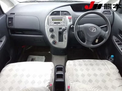 Toyota RACTIS  с аукциона в Японии