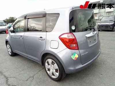 Toyota RACTIS  с аукциона в Японии