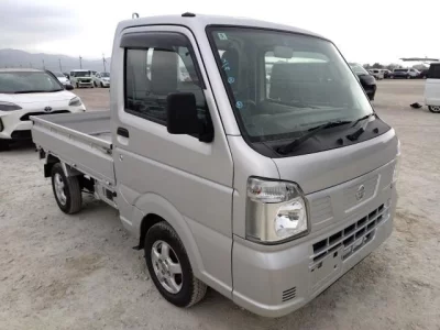 Nissan NT100 Clipper