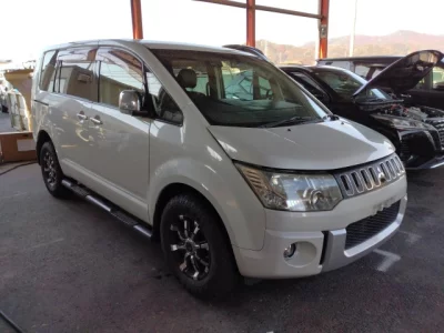 Mitsubishi DELICA D5