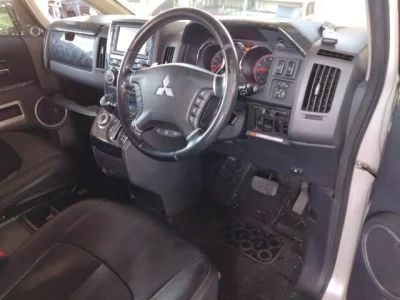 Mitsubishi DELICA D5