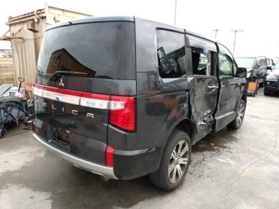 Mitsubishi DELICA D5