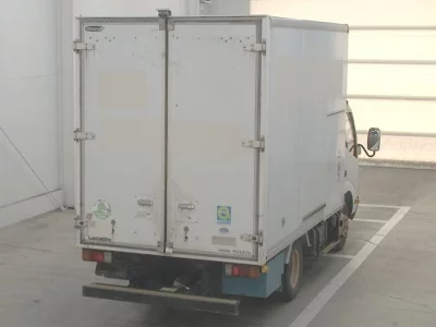 Toyota DYNA  с аукциона в Японии