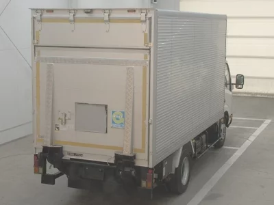 Toyota DYNA  с аукциона в Японии