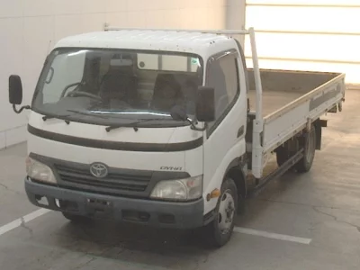 Toyota DYNA  с аукциона в Японии