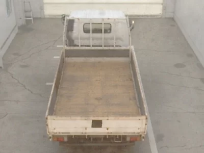 Toyota DYNA  с аукциона в Японии