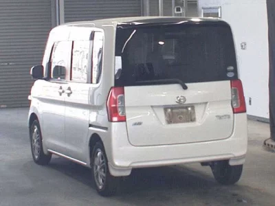 Daihatsu TANTO  с аукциона в Японии