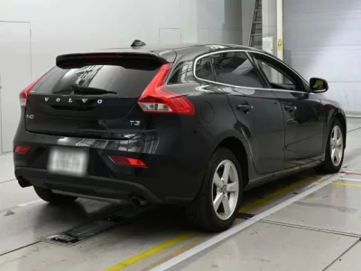 Volvo V40  с аукциона в Японии