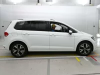 Volkswagen GOLF TOURAN лот № 38107 оценка 5  с аукциона в Японии 2