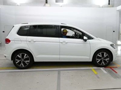 Volkswagen GOLF TOURAN  с аукциона в Японии