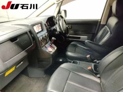 Mitsubishi DELICA D5
