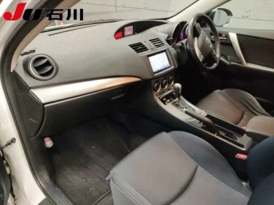 Mazda AXELA  с аукциона в Японии