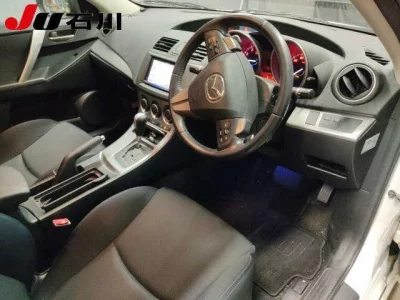 Mazda AXELA  с аукциона в Японии