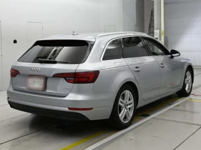 Audi A4  с аукциона в Японии