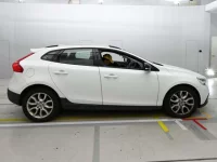 Volvo V40 лот № 38142 оценка 4.5  с аукциона в Японии 2