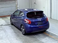 Peugeot 208 лот № 8155 оценка 3.5  с аукциона в Японии 1