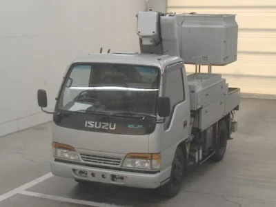 Isuzu Elf
