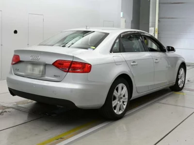 Audi A4  с аукциона в Японии