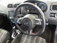Volkswagen Polo лот № 38234 оценка 4  с аукциона в Японии 8