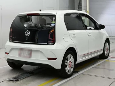Volkswagen UP  с аукциона в Японии