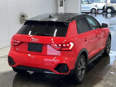 Audi A1  с аукциона в Японии