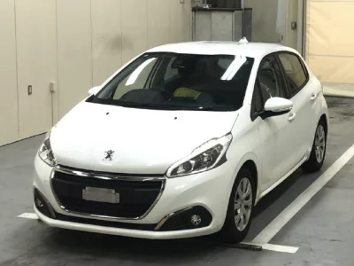 Peugeot 208  с аукциона в Японии