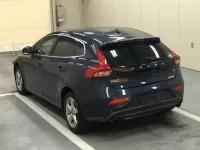 Volvo V40 лот № 5630 оценка 4  с аукциона в Японии 1
