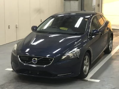 Volvo V40  с аукциона в Японии