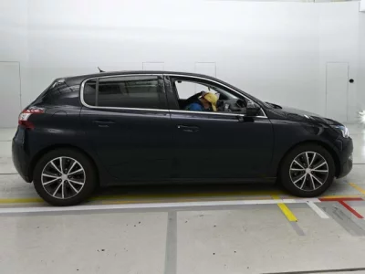 Peugeot 308  с аукциона в Японии