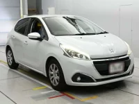 Peugeot 208 лот № 90317 оценка 3  с аукциона в Японии 4