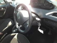 Peugeot 208 лот № 90317 оценка 3  с аукциона в Японии 8