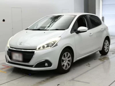 Peugeot 208  с аукциона в Японии
