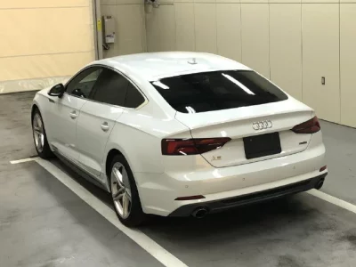 Audi A5  с аукциона в Японии