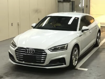 Audi A5  с аукциона в Японии