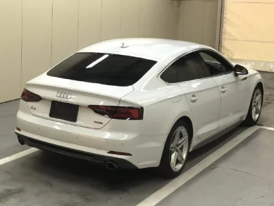 Audi A5  с аукциона в Японии
