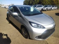Toyota AQUA лот № 32490 оценка 3.5  с аукциона в Японии 1