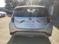 Toyota AQUA лот № 32490 оценка 3.5  с аукциона в Японии 3