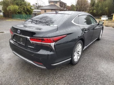 Lexus LS  с аукциона в Японии