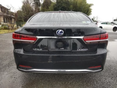 Lexus LS  с аукциона в Японии