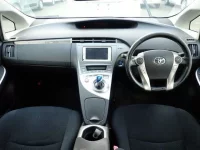 Toyota PRIUS PHV лот № 42 оценка 3.5  с аукциона в Японии 2