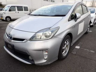 Toyota PRIUS PHV  с аукциона в Японии