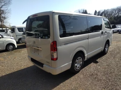 Toyota HiAce Van