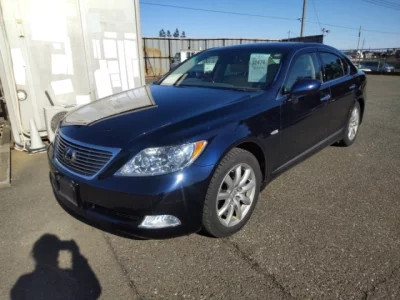 Lexus LS  с аукциона в Японии