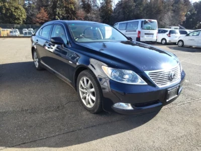 Lexus LS  с аукциона в Японии