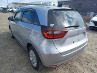 Honda FIT лот № 30320 оценка 3.5  с аукциона в Японии 4